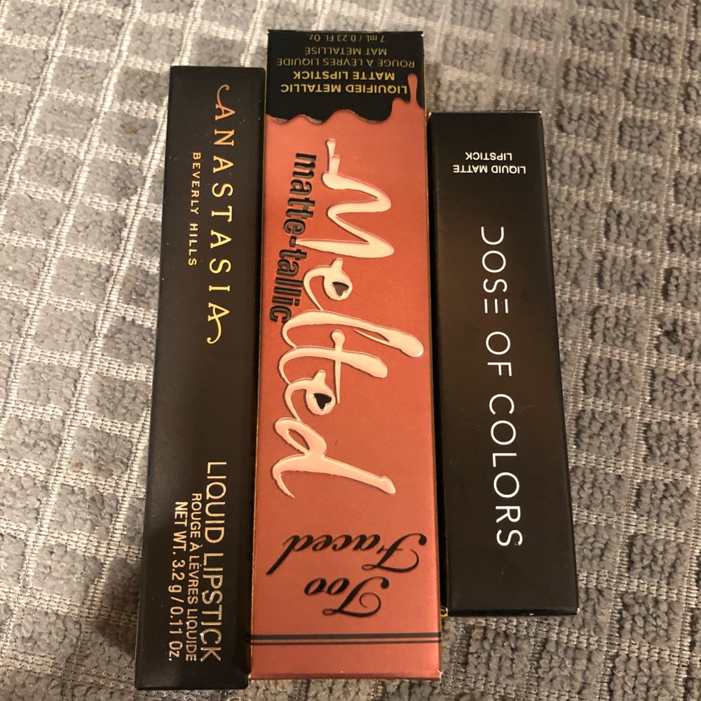 Liquid lipstick bundle
